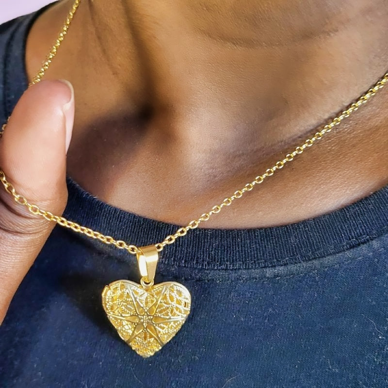Vintage Gold Open Locket Necklace, Gold Love Heart Locket Photo Necklace,  Stainless Steel Necklace, Gold Jewellery Minimalist Dainty Jewelry - Etsy  Israel
