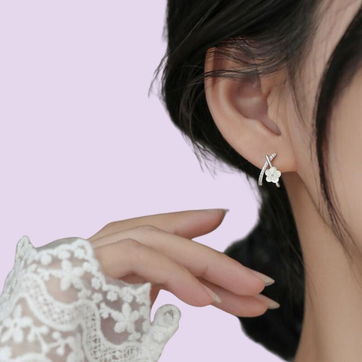 White Flower X-Earrings