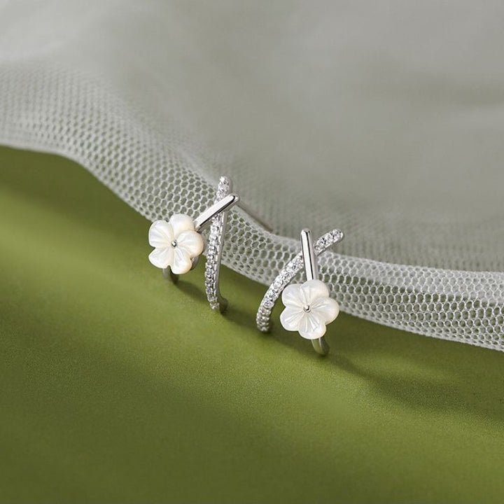 White Flower X-Earrings