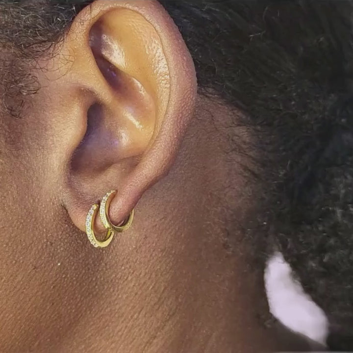 studded huggies earrings