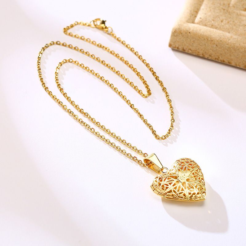 Pendentif Cœur En Plaque Or Jaune - Zirconium - Style Vintage Années 70 - Neuf Avec étiquettes